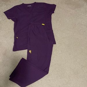 NURSING SCRUBS